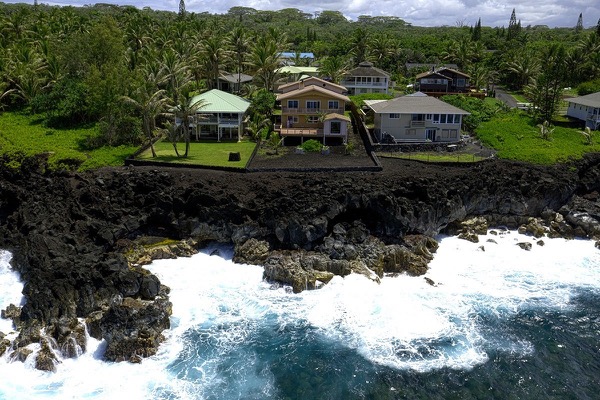 ハワイ島　オーシャンフロント　一軒家