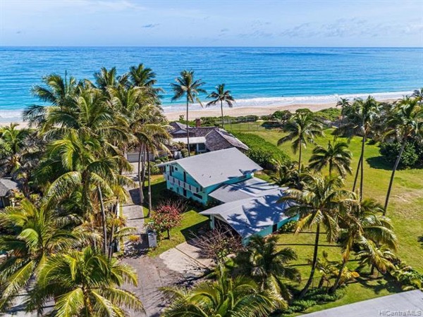 ハワイ不動産販売情報 カイルアの青い海の家 カイルアの白いビーチまで徒歩1分