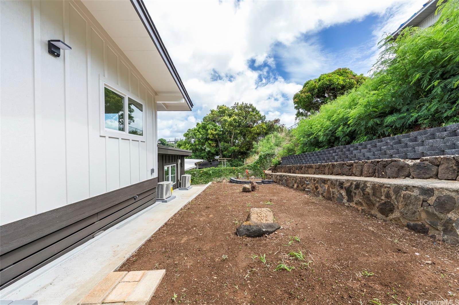 ハワイ不動産物件｜1468 Onipaa Street, Honolulu HI 96819｜ハワイに