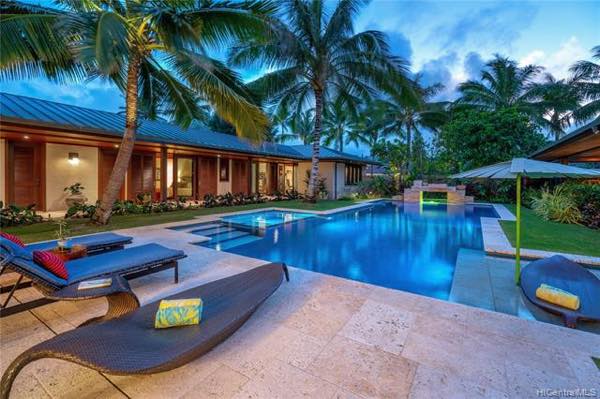 ハワイ不動産 カイルアのビーチフロントに建つエコな大豪邸 19 800 000